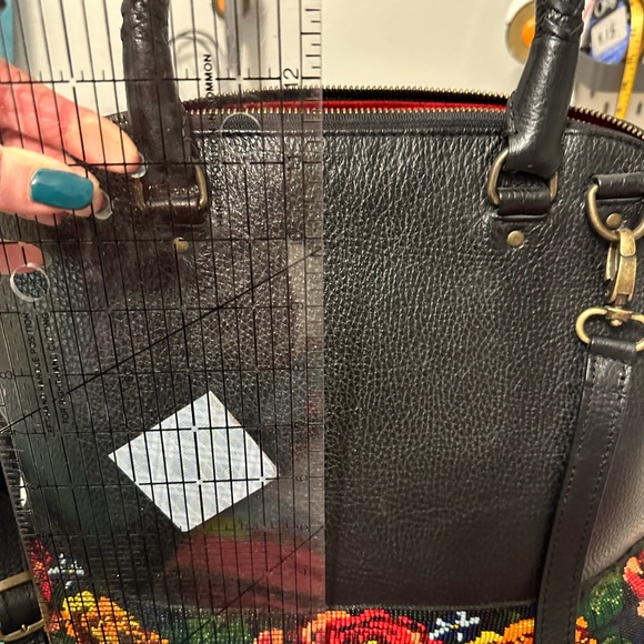 Custom leather purse with beading - Picture 3 of 9